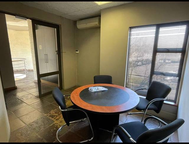 BUSINESS PROPERTY TO RENT IN ELDORAIGNE